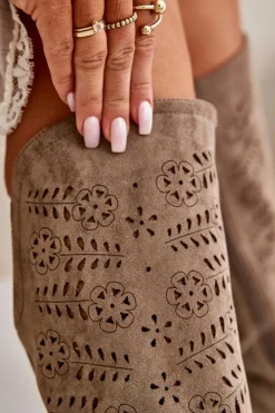 Buty damskie Vinceza Kozaki Ażurowe|Kozaki Przed Kolano*Ażurowe Kozaki Damskie Na Słupku Z Eko Zamszu Vinceza 16443 Ciemnobeżowe