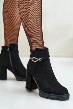 Hot Boto Botki Damskie Na Słupku Eko Zamszowe Z Ozdobnym Paskiem Czarne Maivone Czarny