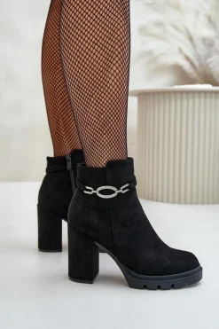 Hot Boto Botki Damskie Na Słupku Eko Zamszowe Z Ozdobnym Paskiem Czarne Maivone Czarny