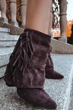 Damskie Boto Botki Damskie Na Słupku Z Frędzlami I Złotymi Klamrami Czekoladowe Evelisse