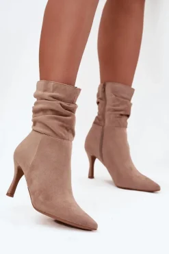 Damskie Boto Botki Damskie Na Szpilce Z Marszczoną Cholewką Eko Zamszowe Zamek Beżowe Ulisse