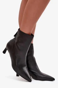 Outlet Damskie buty S.Barski Botki Damskie Z Naturalnej Skóry Na Obcasie D&A CR52-661 Czarne Czarny