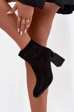 Damskie D&A Botki Damskie Z Naturalnego Zamszu Na Słupku Ocieplane CR52-718 Czarne