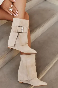 Online Boto Botki Na Koturnie Z Wywiniętą Cholewką I Klamrą Eko Zamszowe Beżowe Vortinia