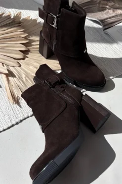 Damskie Buty damskie Vinceza Botki Z Naturalnego Zamszu Na Słupku Z Klamrą Vinceza 91152 Czekoladowe