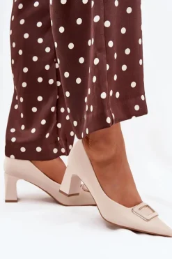 Hot Boto Czółenka Na Słupku Z Ozdobną Klamrą Beżowe Seriva Beżowy