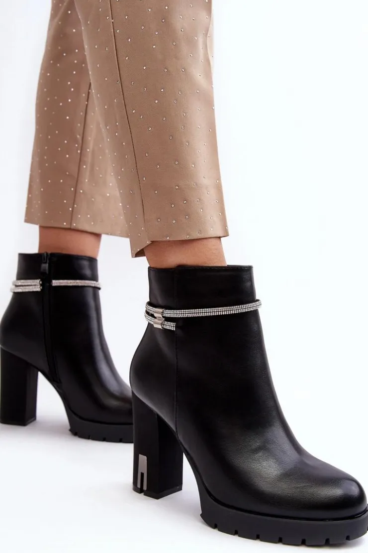 Discount Boto Damskie Botki Na Słupku Z Ozdobą Czarne Carolla