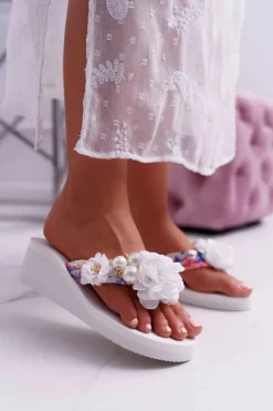 Clearance Boto Damskie Klapki Z Kwiatem Japonki Na Koturnie Białe Sharme