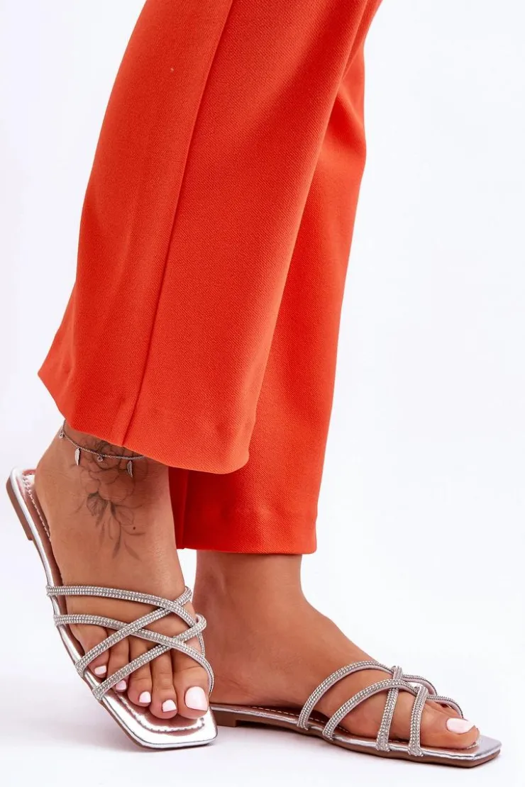 Discount Boto Damskie Klapki Z Paseczkami I Dżetami Srebrne Leomi