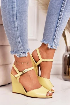 Damskie Laura Messi Damskie Sandały Na Koturnie 2253 Żółte