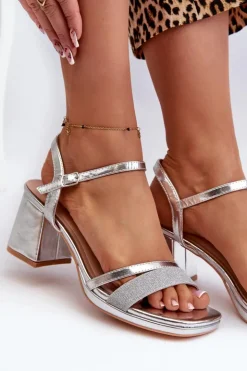 Damskie Evento Damskie Sandały Na Obcasie Z Błyszczącym Paskiem Srebrne Tessata