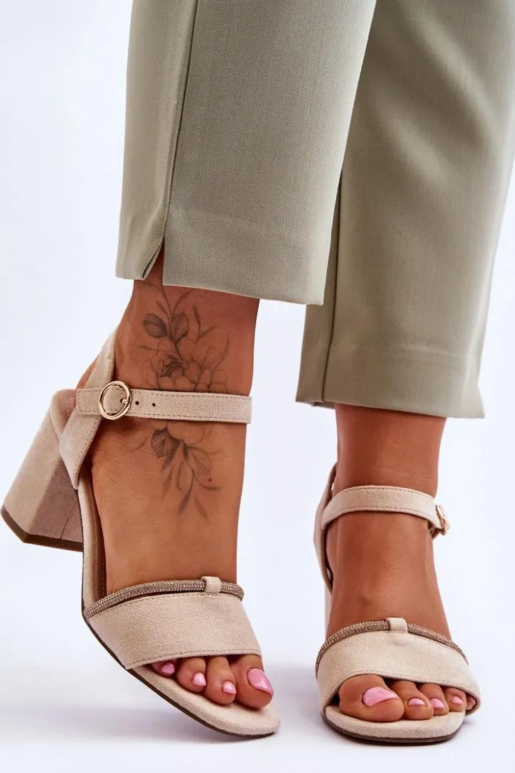 Damskie Evento Damskie Zamszowe Sandały Na Niskim Słupku Beżowe Loredo