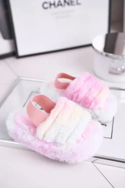 Damskie Boto Dziecięce klapki z futerkiem i gumką kolorowe Fluffy