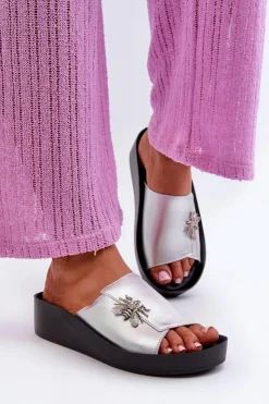 Damskie Damskie buty S.Barski Eleganckie Klapki Damskie Z Ozdobą Skóra Naturalna S.Barski KV27-015 Srebrne