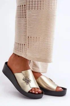 Damskie buty S.Barski Klapki Na Koturnie|Klapki Na Platformie*Eleganckie Klapki Damskie Z Ozdobą Skóra Naturalna S.Barski KV27-015 Złote