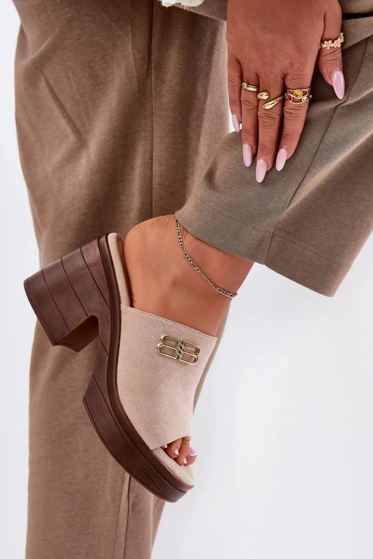 Buty damskie Vinceza Klapki Na Obcasie*Klapki Damskie Na Masywnym Obcasie Ze Złotym Detalem Vinceza 17400 Beżowe Beżowy