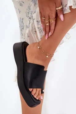 Damskie Evento Klapki Damskie Na Platformie Z Ozdobnym Detalem Czarne Linosea