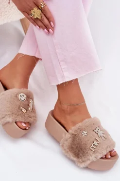 Sale Boto Klapki Damskie Na Platformie Z Futerkiem I Złotymi Przypinkami Beżowe Livira