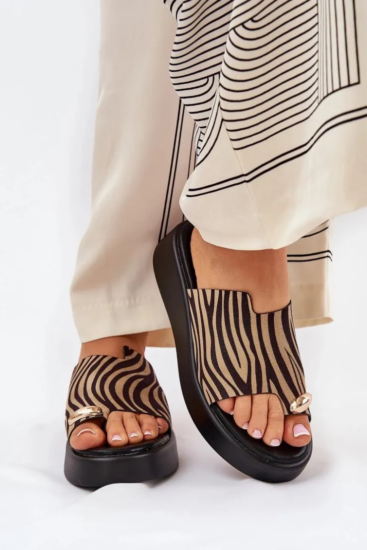 Hot Boto Klapki Damskie Na Platformie I Niskim Koturnie Z Ozdobnym Detalem Zebra Czarno-Beżowe Saqesse