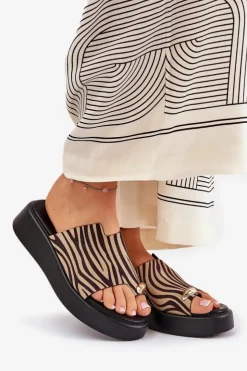 Hot Boto Klapki Damskie Na Platformie I Niskim Koturnie Z Ozdobnym Detalem Zebra Czarno-Beżowe Saqesse