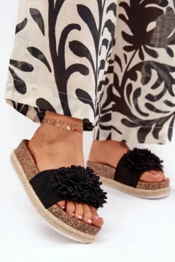 Hot Boto Klapki Damskie Na Platformie Z Ozdobnymi Kwiatkami Czarne Tessara Czarny