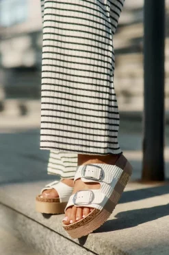 Best Lee Cooper Klapki Damskie Platformie Z Klamrami LCW-25-35-3496L Białe