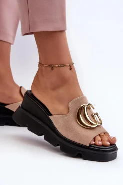 Damskie Buty damskie Vinceza Klapki Damskie Z Eko Zamszu Na Koturnie I Platformie Ze Złotą Ozdobą Vinceza 58295 Beżowe