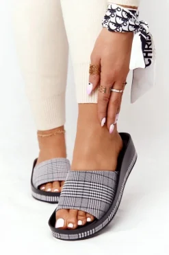 Buty damskie Vinceza Klapki Na Koturnie Vinceza 21-17113 Szare W Kratę