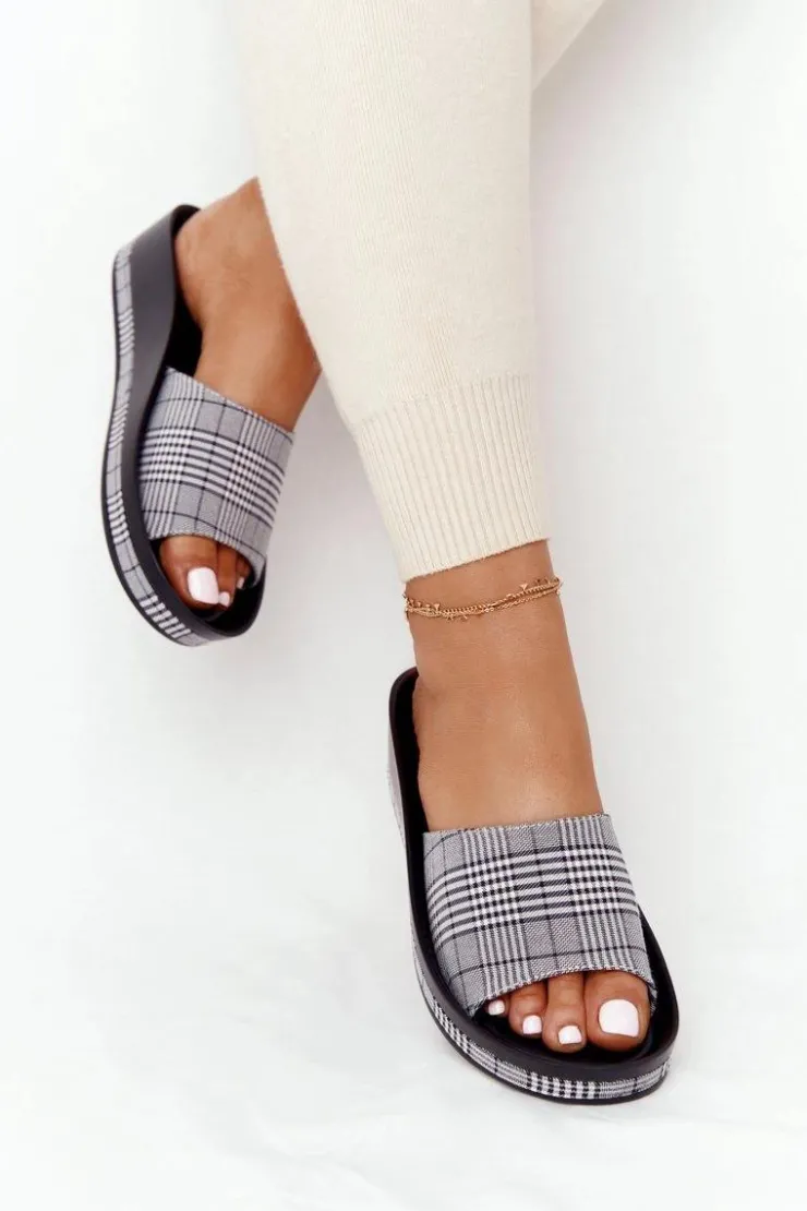 Buty damskie Vinceza Klapki Na Koturnie Vinceza 21-17113 Szare W Kratę