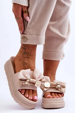 Damskie Boto Klapki Z Kokardą I Ozdobnym Misiem Beżowe Suzy