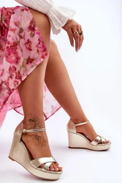 Discount Boto Klasyczne Skórzane Sandały Na Koturnie Złote Givana