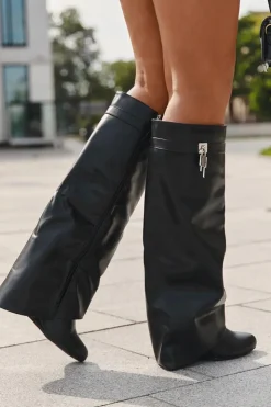 Best Boto Kozaki Damskie Na Koturnie Z Paskiem I Srebrnym Detalem Eko Skórzane Czarne Korivelle Czarny