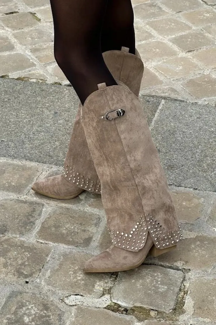 Damskie Boto Kozaki Z Wywiniętą Cholewką Na Słupku Ciemnobeżowe Iveliri