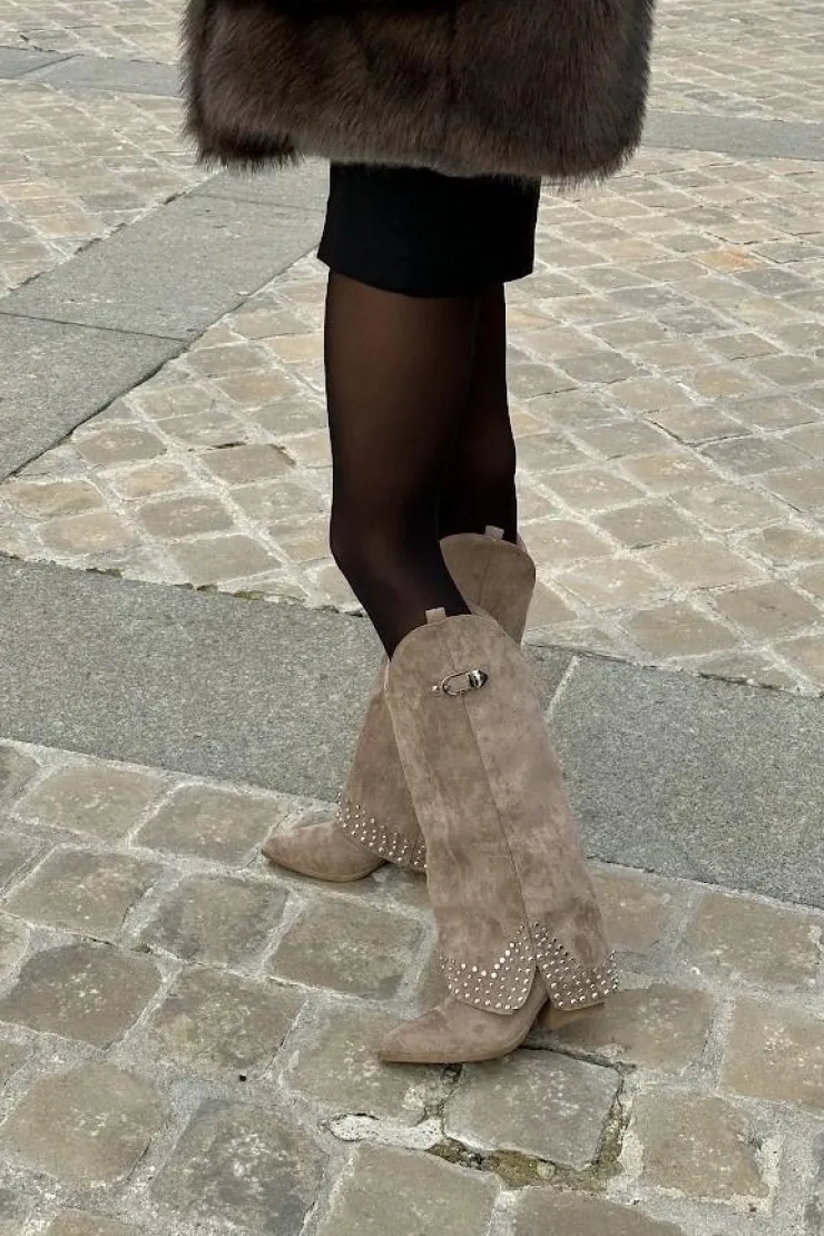 Damskie Boto Kozaki Z Wywiniętą Cholewką Na Słupku Ciemnobeżowe Iveliri