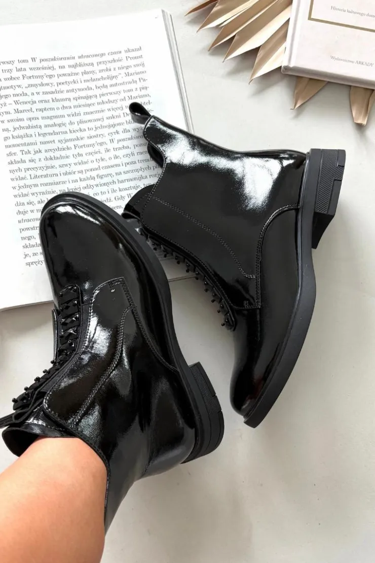 Damskie D&A Lakierowane Botki Damskie Z Naturalnej Skóry MR52-108 Czarne