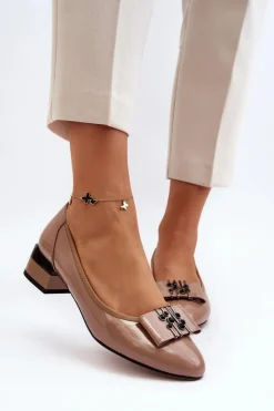 Outlet Buty damskie Vinceza Lakierowane Czółenka Na Klocku Beżowe Ilvanna