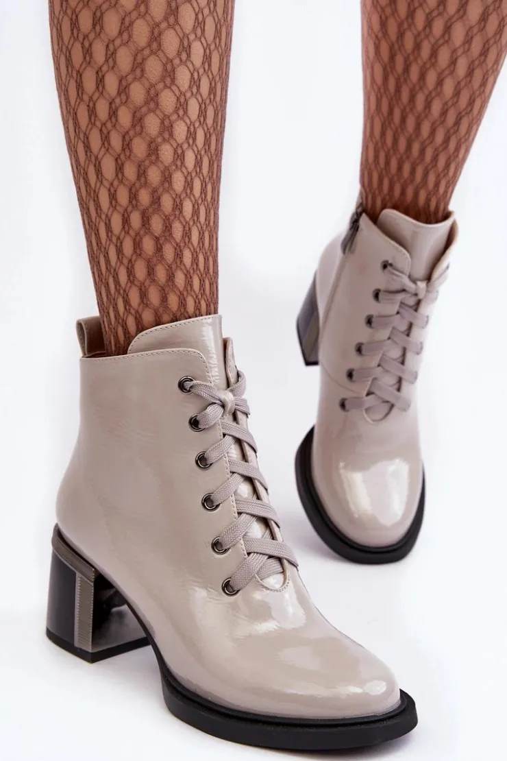 Online Damskie buty S.Barski Lakierowane Damskie Botki D&A MR870-98 Jasnoszare