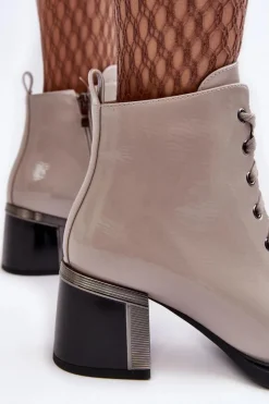 Online Damskie buty S.Barski Lakierowane Damskie Botki D&A MR870-98 Jasnoszare