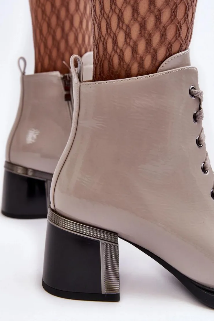 Online Damskie buty S.Barski Lakierowane Damskie Botki D&A MR870-98 Jasnoszare