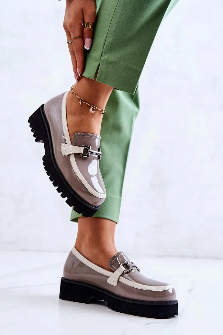 Online Damskie buty S.Barski Lakierowane Damskie Półbuty Loafery Beżowo-Białe Cassida