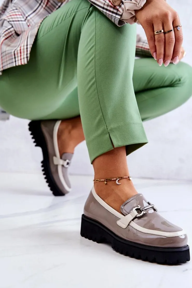 Online Damskie buty S.Barski Lakierowane Damskie Półbuty Loafery Beżowo-Białe Cassida