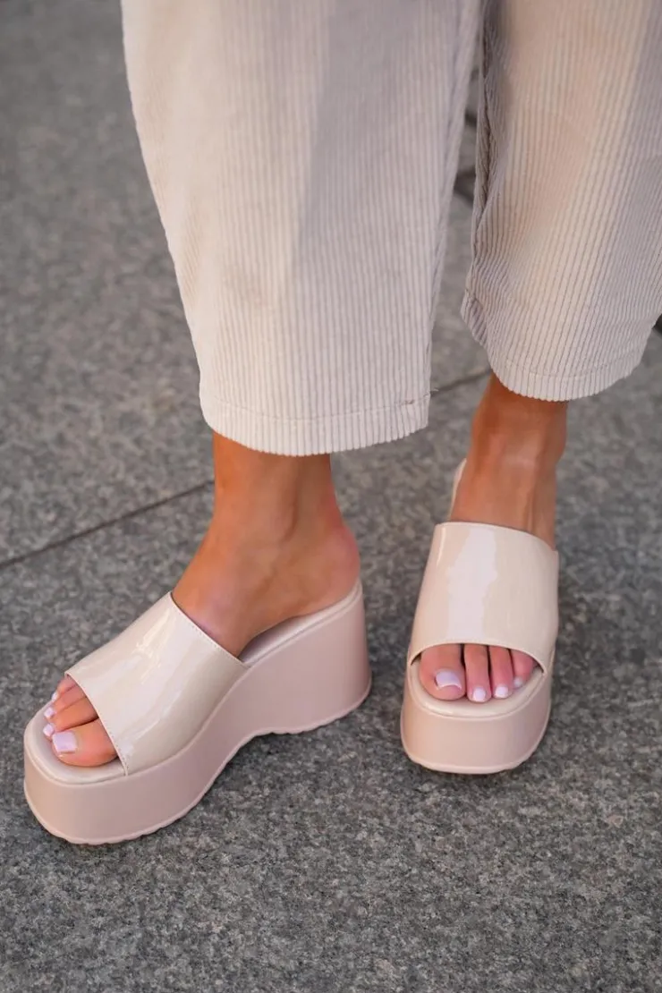 Boto Klapki Na Koturnie|Klapki Na Platformie*Lakierowane Klapki Damskie Na Platformie I Koturnie Beżowe Nellevia Beżowy