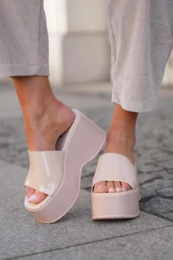 Boto Klapki Na Koturnie|Klapki Na Platformie*Lakierowane Klapki Damskie Na Platformie I Koturnie Beżowe Nellevia Beżowy