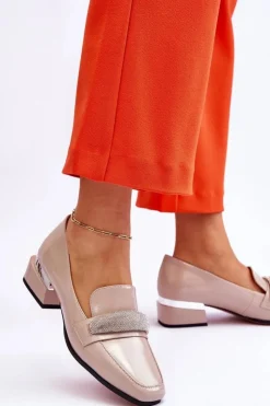 Online Damskie buty S.Barski Lakierowane Mokasyny Na Obcasie Z Cyrkoniami Beżowe Lavern