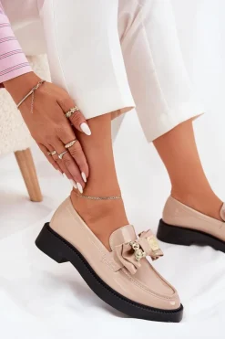 Best Boto Lakierowane Mokasyny Z Kokardą I Ozdobną Broszką Beżowe Leandriel