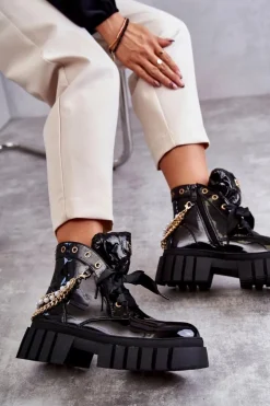 New Boto Lakierowane Ocieplane Botki Z Łańcuszkiem Czarne Karoline