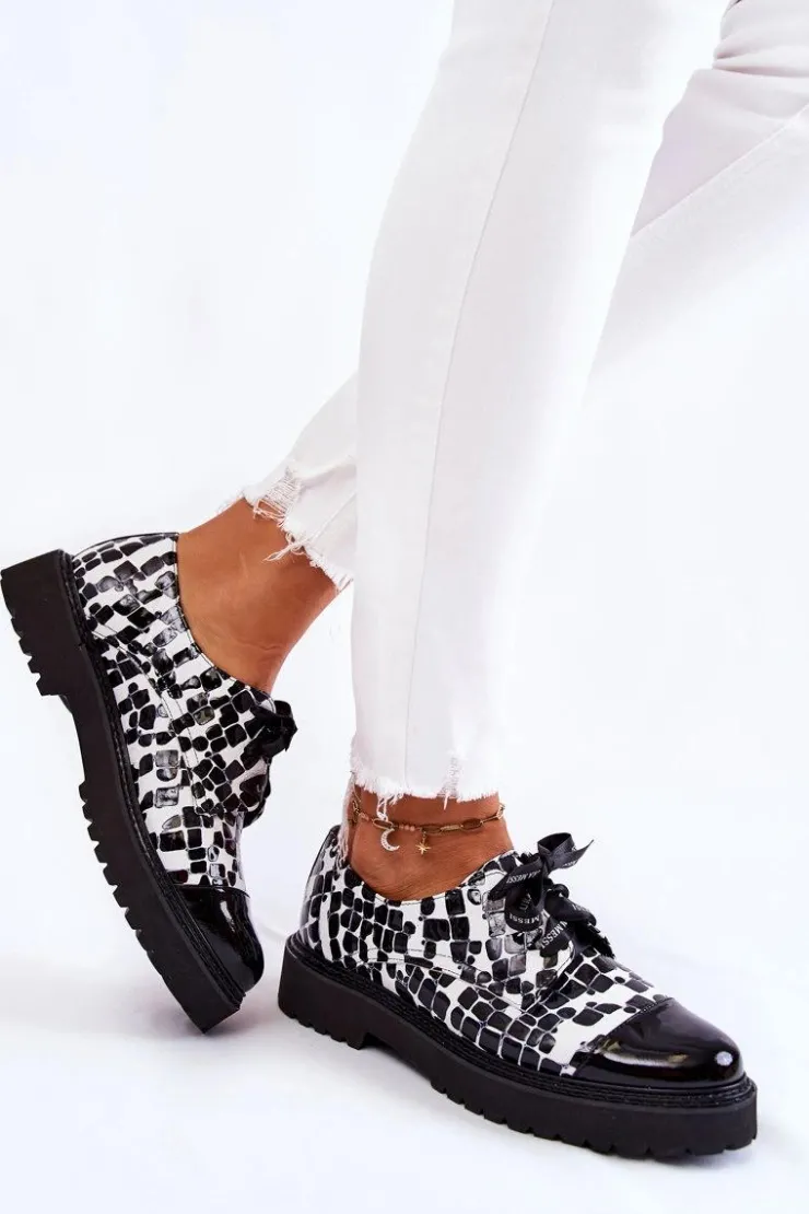 Damskie Laura Messi Lakierowane Półbuty Wiązane 2441 Czarno-Białe