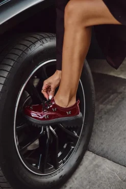 Discount Artiker Lakierowane Skórzane Półbuty Damskie Z Przypinkami 57C0336 Bordowe Czerwony