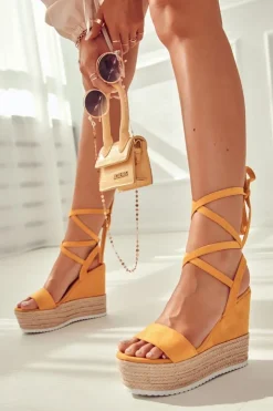 Best Boto Lekkie Wiązane Sandały Na Koturnie Żółte Marriett