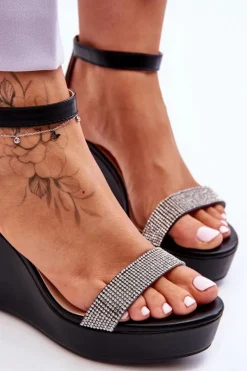 Boto Modne Skórzane Sandały Na Koturnie Czarne Arwen Czarny